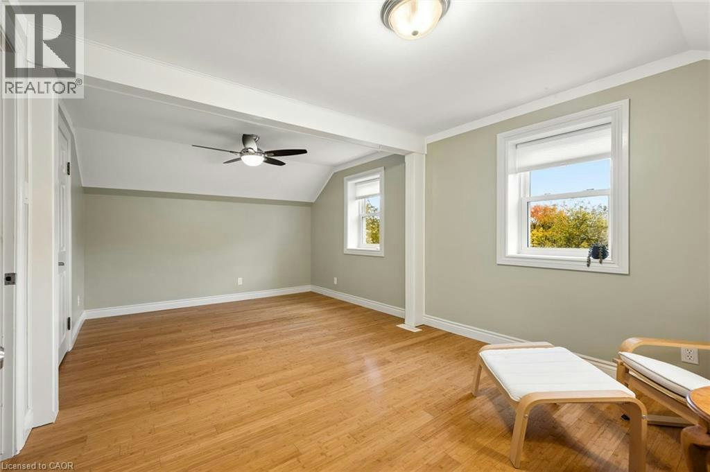Upper-16 Devitt Avenue S, Waterloo, ON, N2J 1Y5 - 17