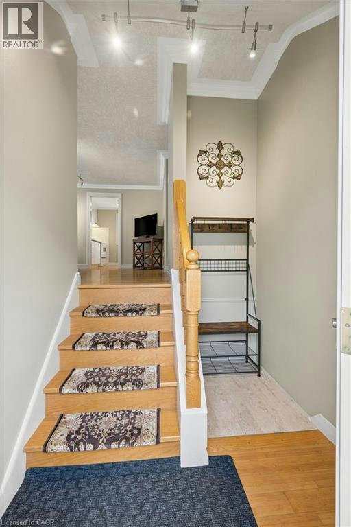 Upper-16 Devitt Avenue S, Waterloo, ON, N2J 1Y5 - 9