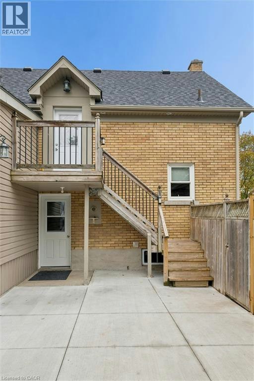 Upper-16 Devitt Avenue S, Waterloo, ON, N2J 1Y5 - 7