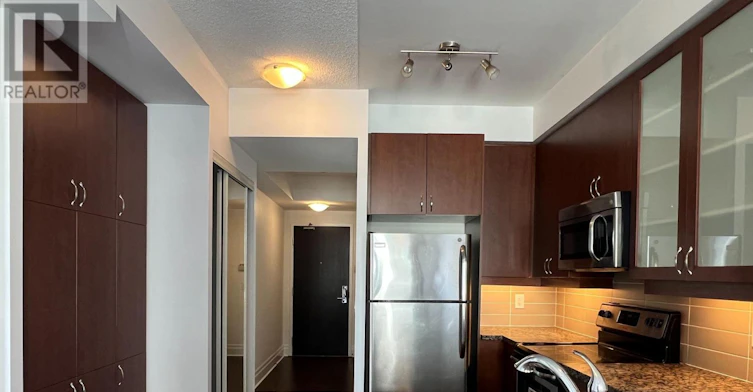 607-111 Upper Duke Crescent, Markham, ON, L6G 0C8 - 2