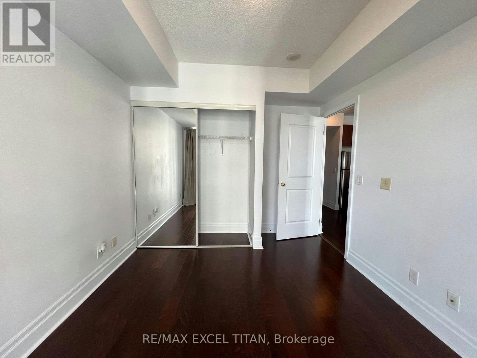 607-111 Upper Duke Crescent, Markham, ON, L6G 0C8 - 11