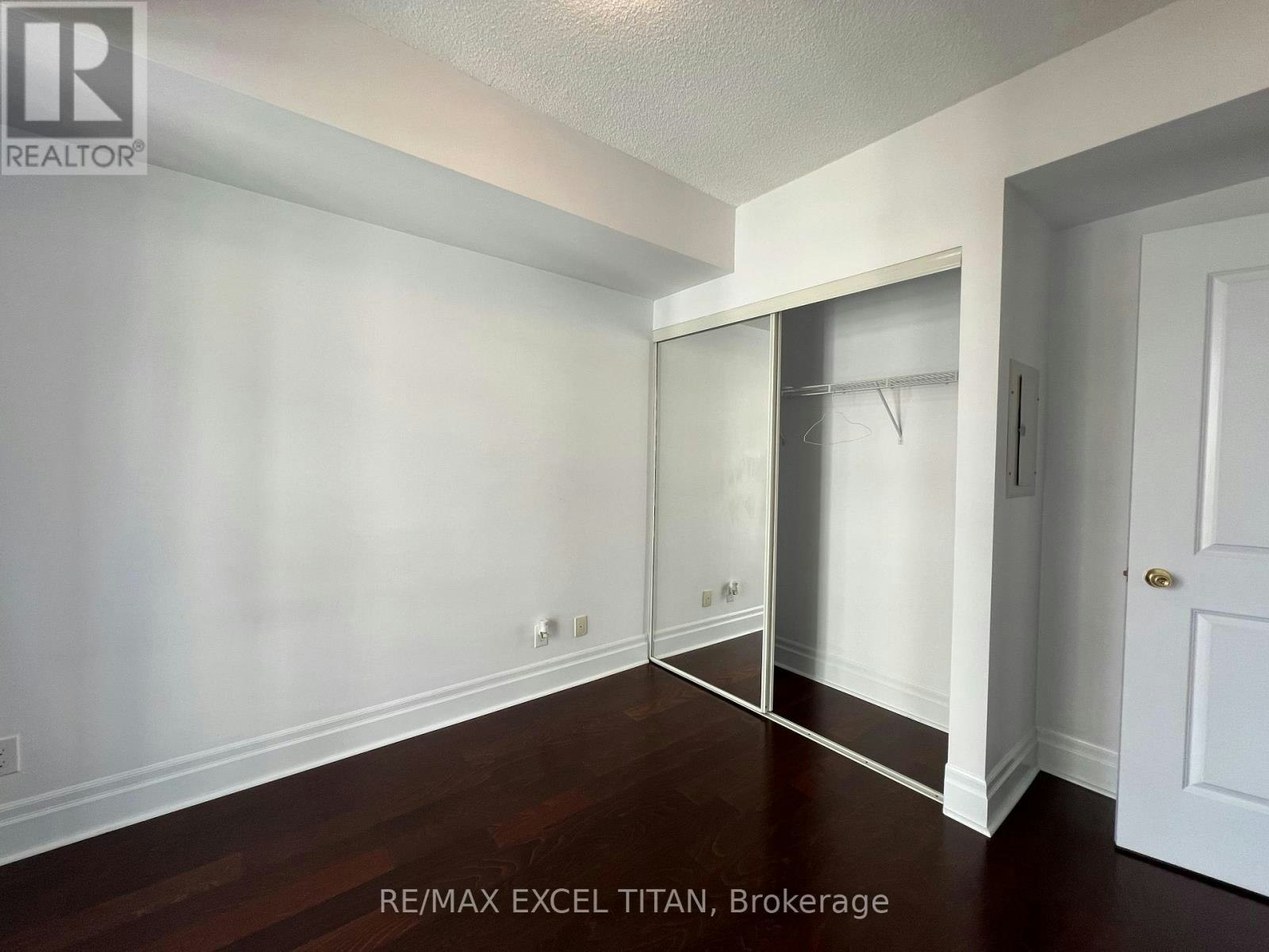 607-111 Upper Duke Crescent, Markham, ON, L6G 0C8 - 10