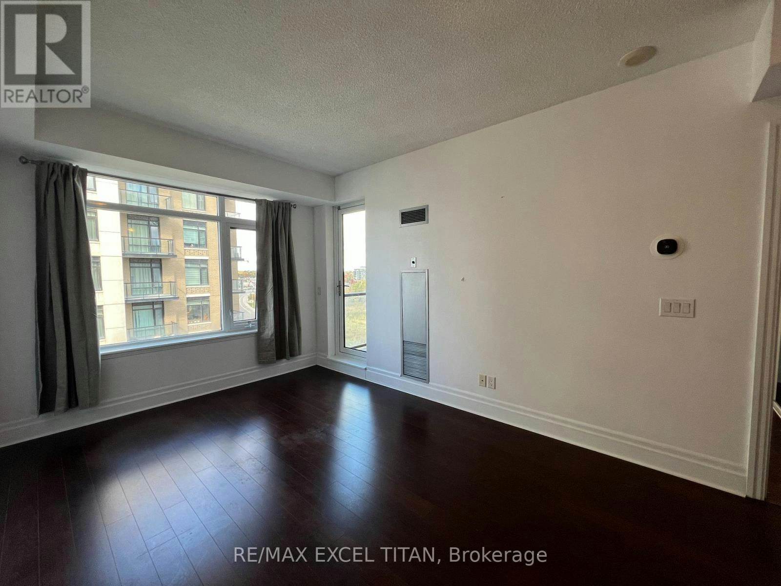 607-111 Upper Duke Crescent, Markham, ON, L6G 0C8 - 4