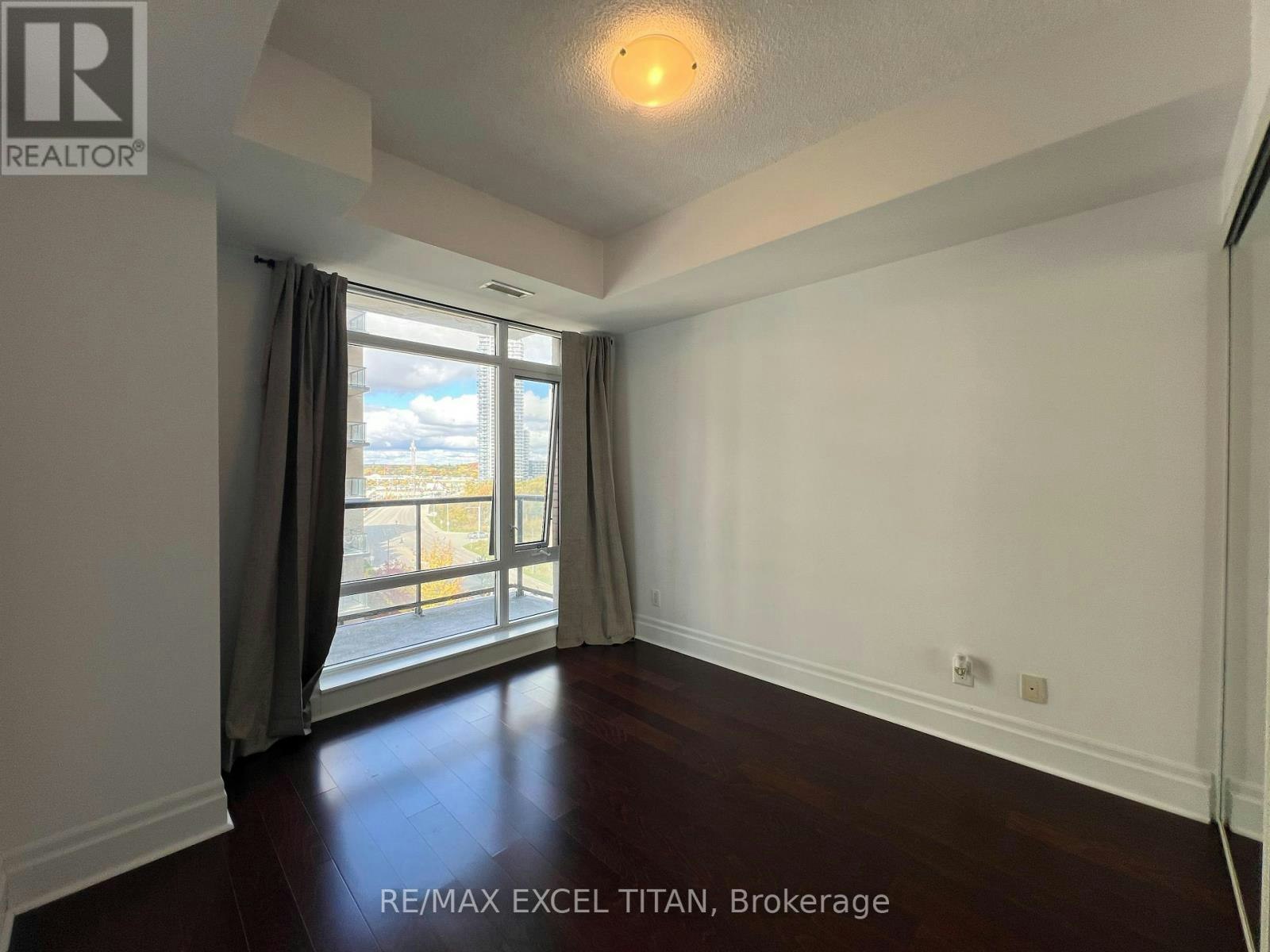 607-111 Upper Duke Crescent, Markham, ON, L6G 0C8 - 9