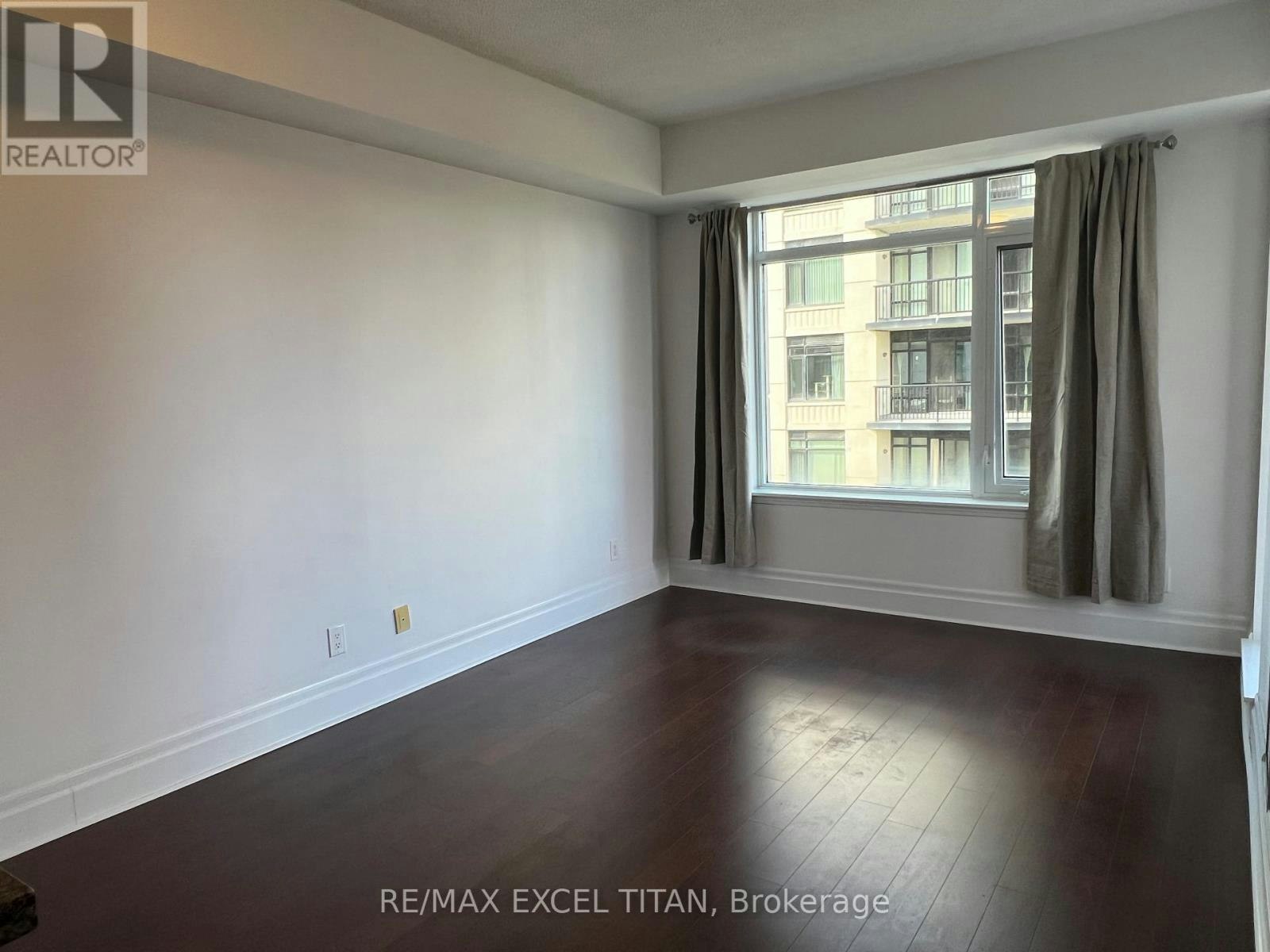 607-111 Upper Duke Crescent, Markham, ON, L6G 0C8 - 6
