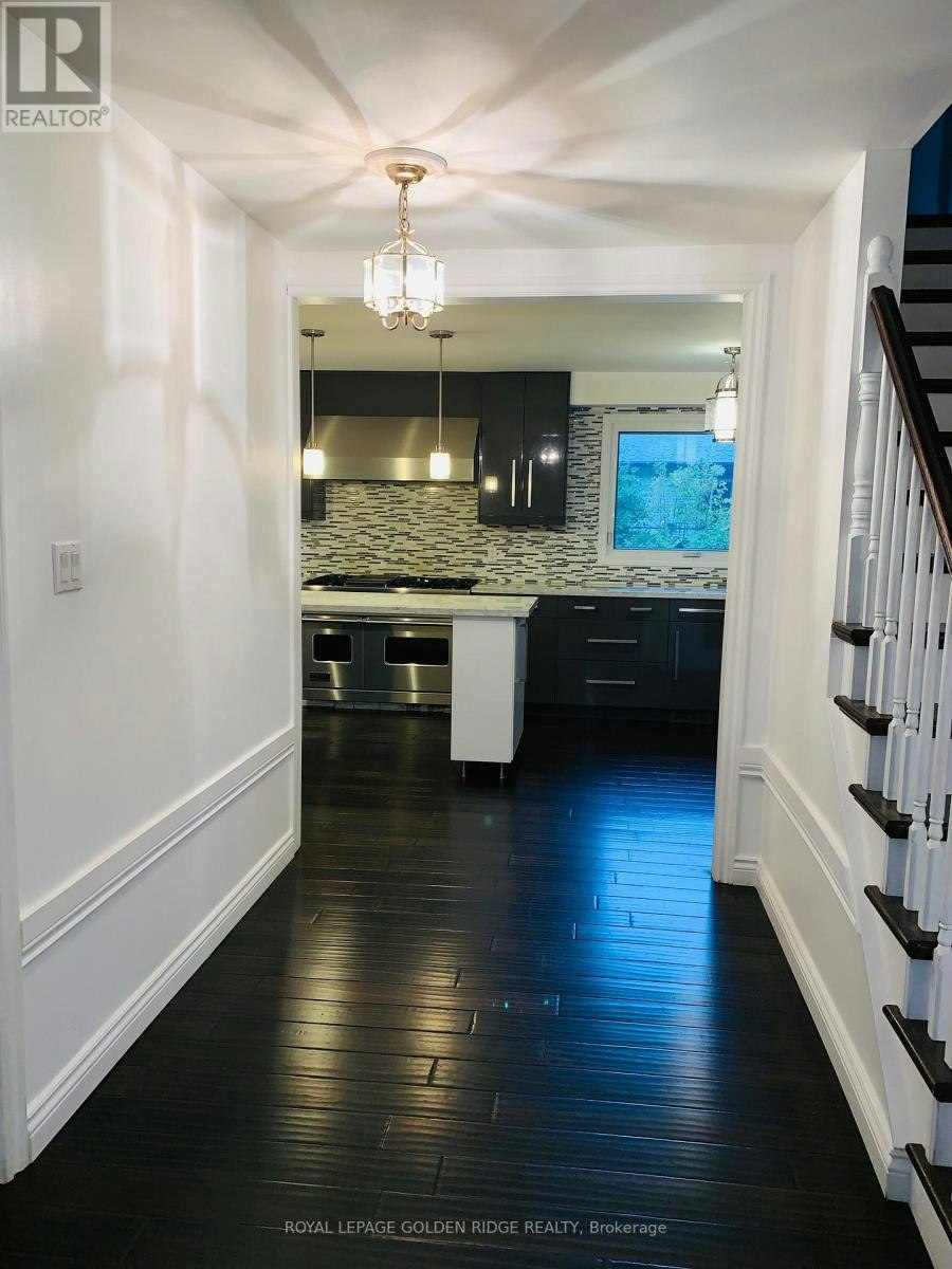 121 Castle Crescent, Oakville, ON, L6J 5H4 - 4