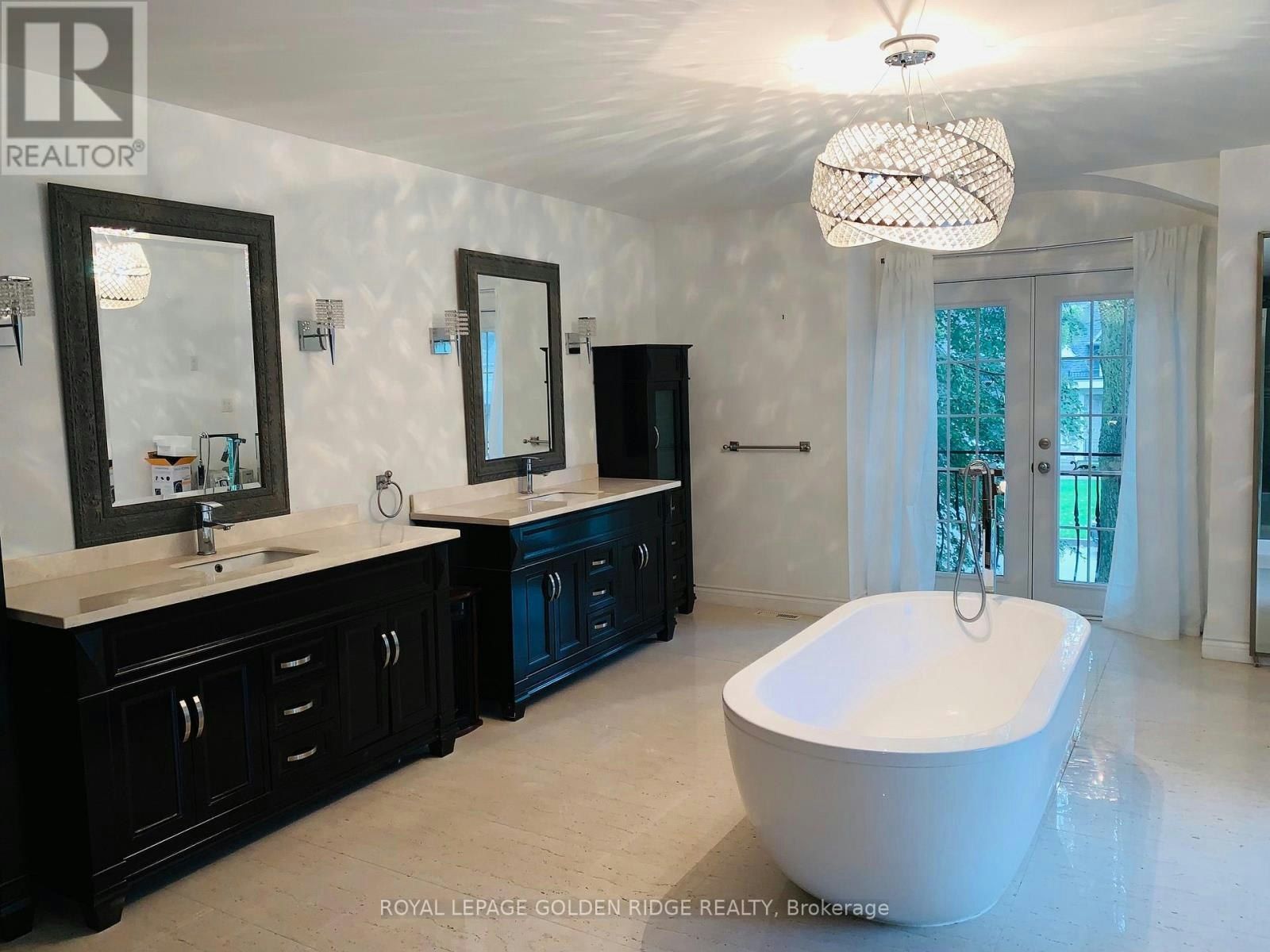 121 Castle Crescent, Oakville, ON, L6J 5H4 - 11