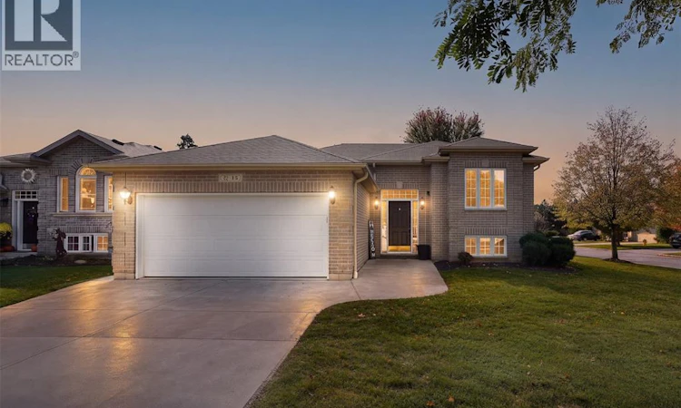15 Oak Park Crescent