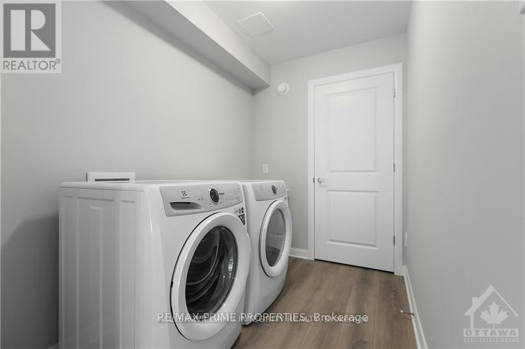 818 Glissade Grove E, Ottawa, ON, K4A 5R5 - 4