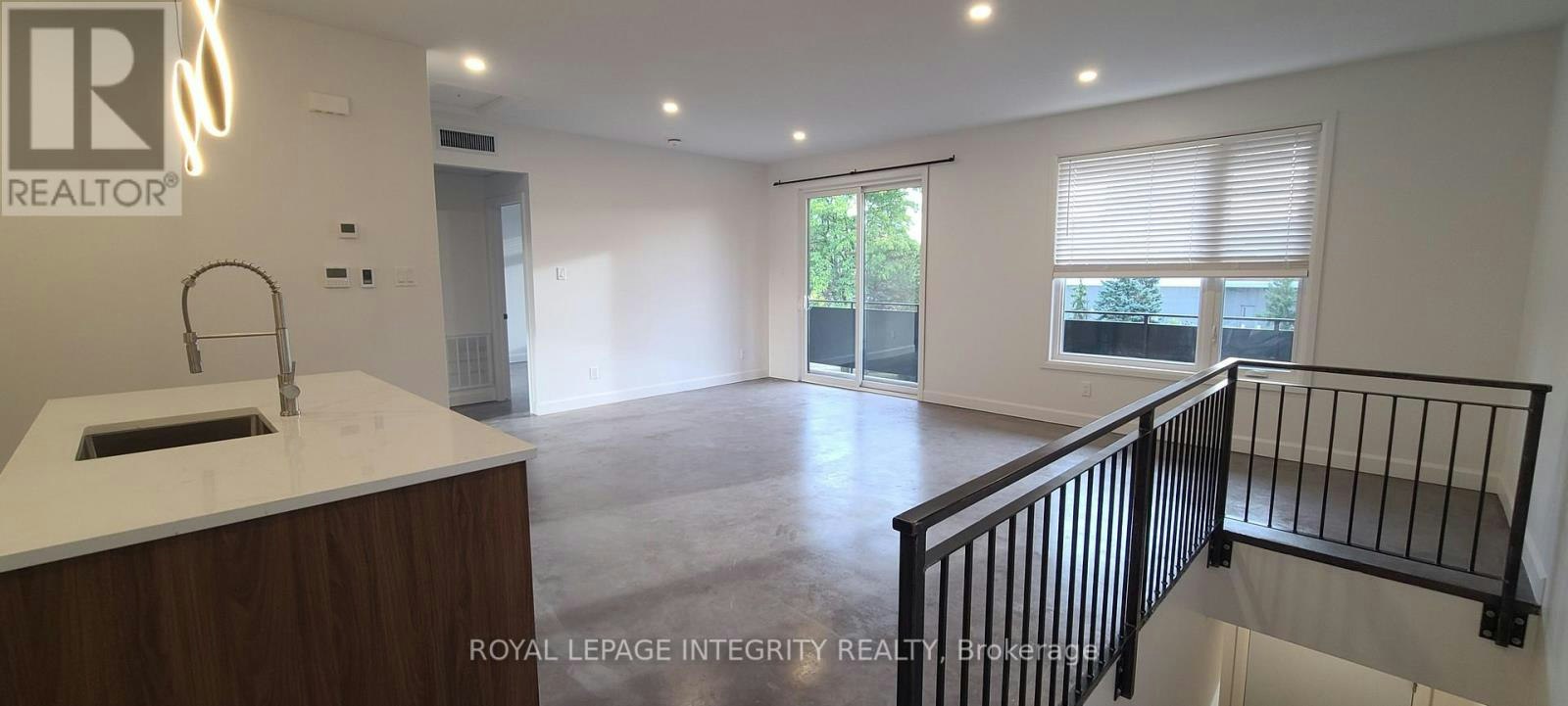 A-398 Marguerite Avenue, Ottawa, ON, K1L 7W6 - 3