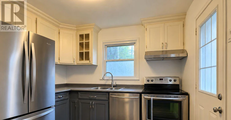 28 Arundel Avenue, Ottawa, ON, K1K 0B6 - 12