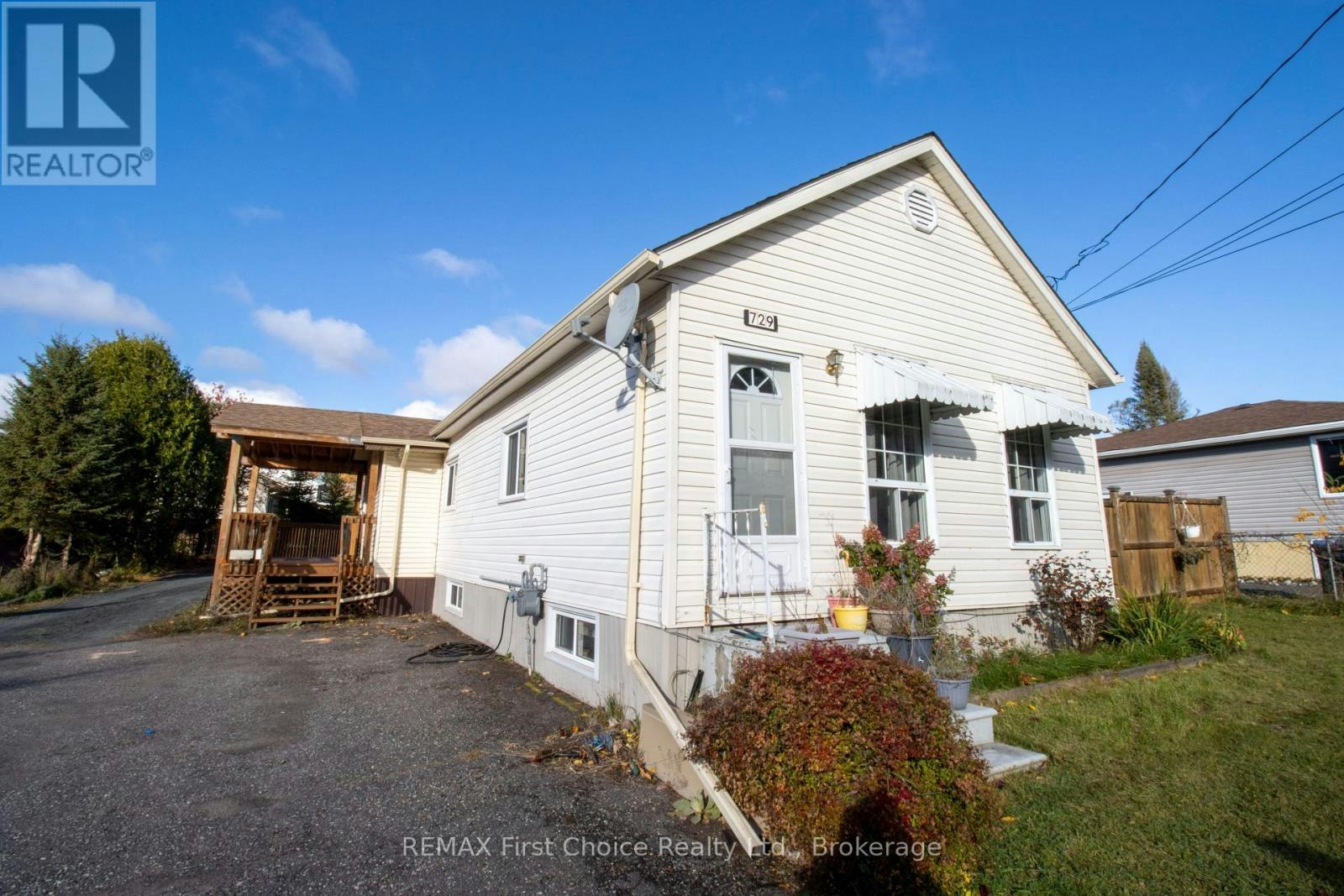 729 Hodder Avenue, Thunder Bay, ON, P7A 1W2