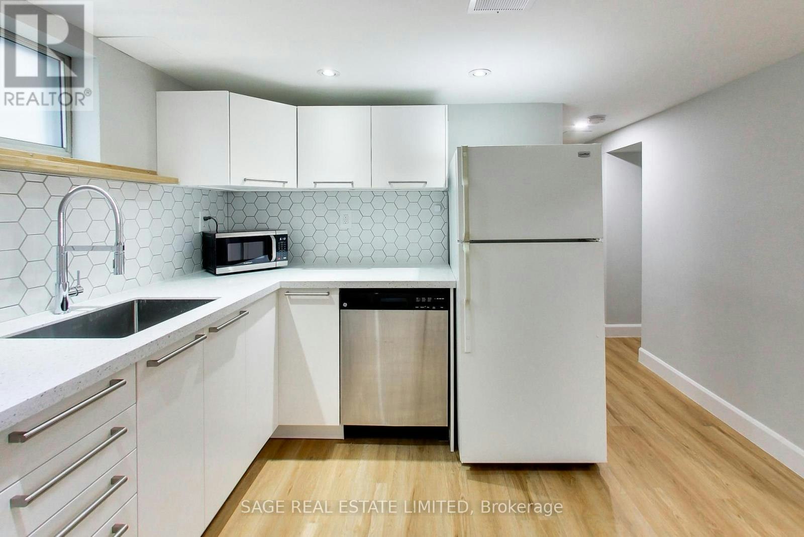 LOWER-2505 Gerrard Street E, Toronto, ON, M1N 1W7
