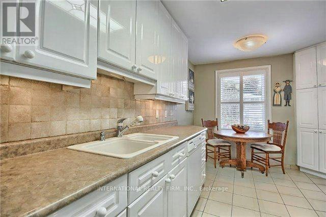 333 Dixon Boulevard, Newmarket, ON, L3Y 5C3 - 3