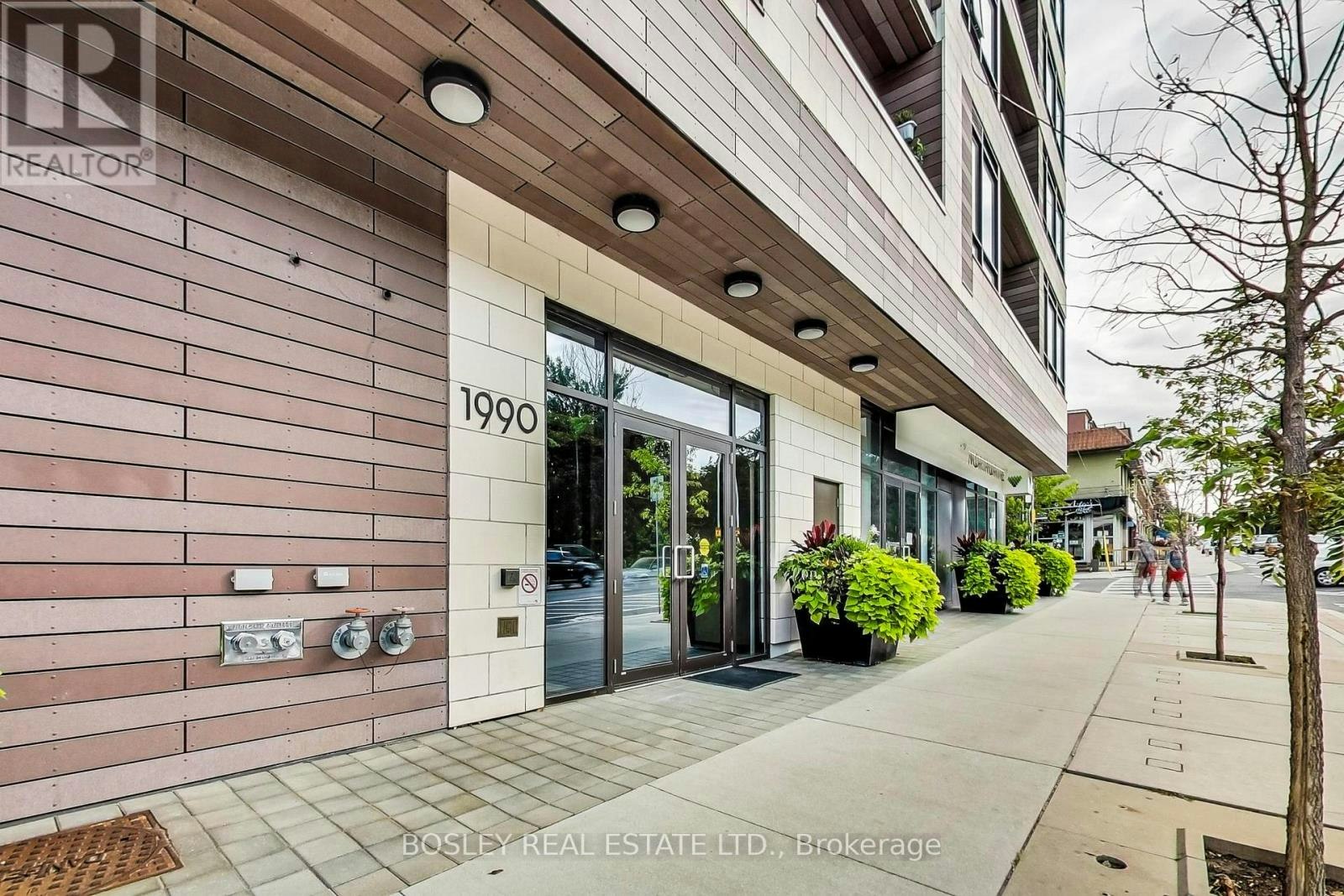 210-1990 Bloor Street W, Toronto, ON, M6P 3L1 - 2