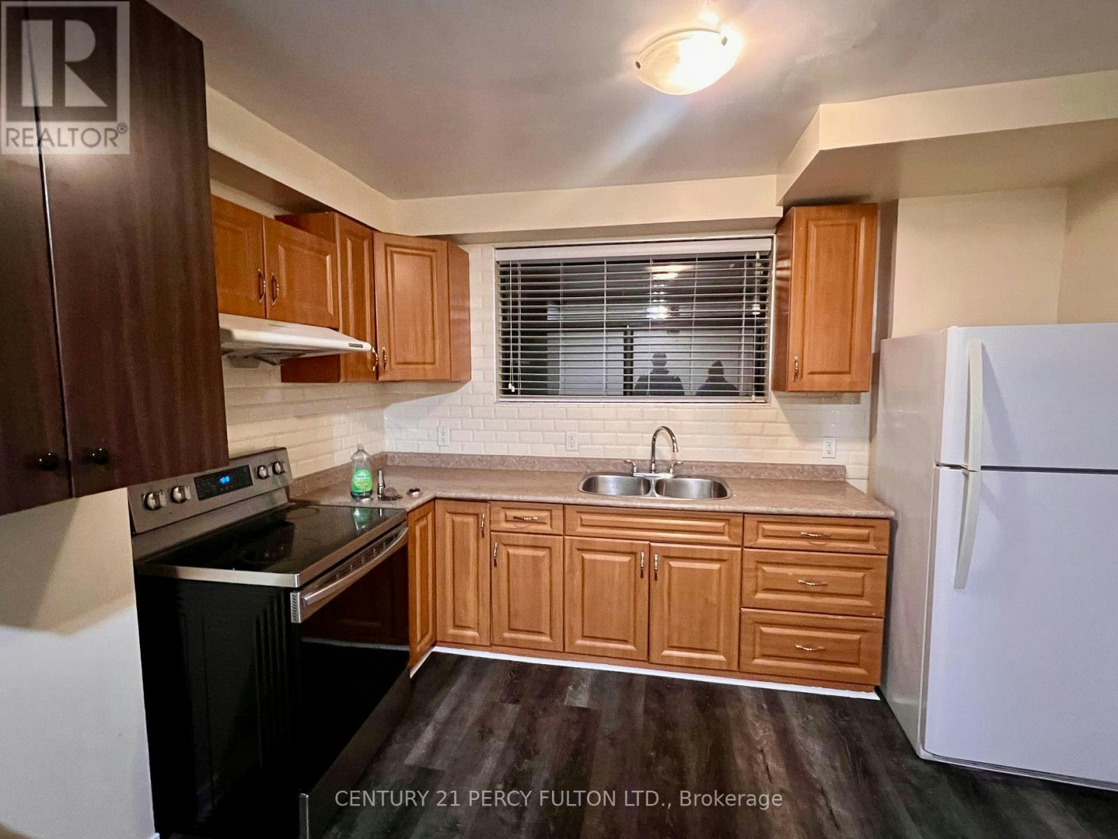 2-952 Scarlett Road, Toronto, ON, M9P 2V6 - 5