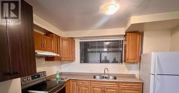 2-952 Scarlett Road, Toronto, ON, M9P 2V6 - 5