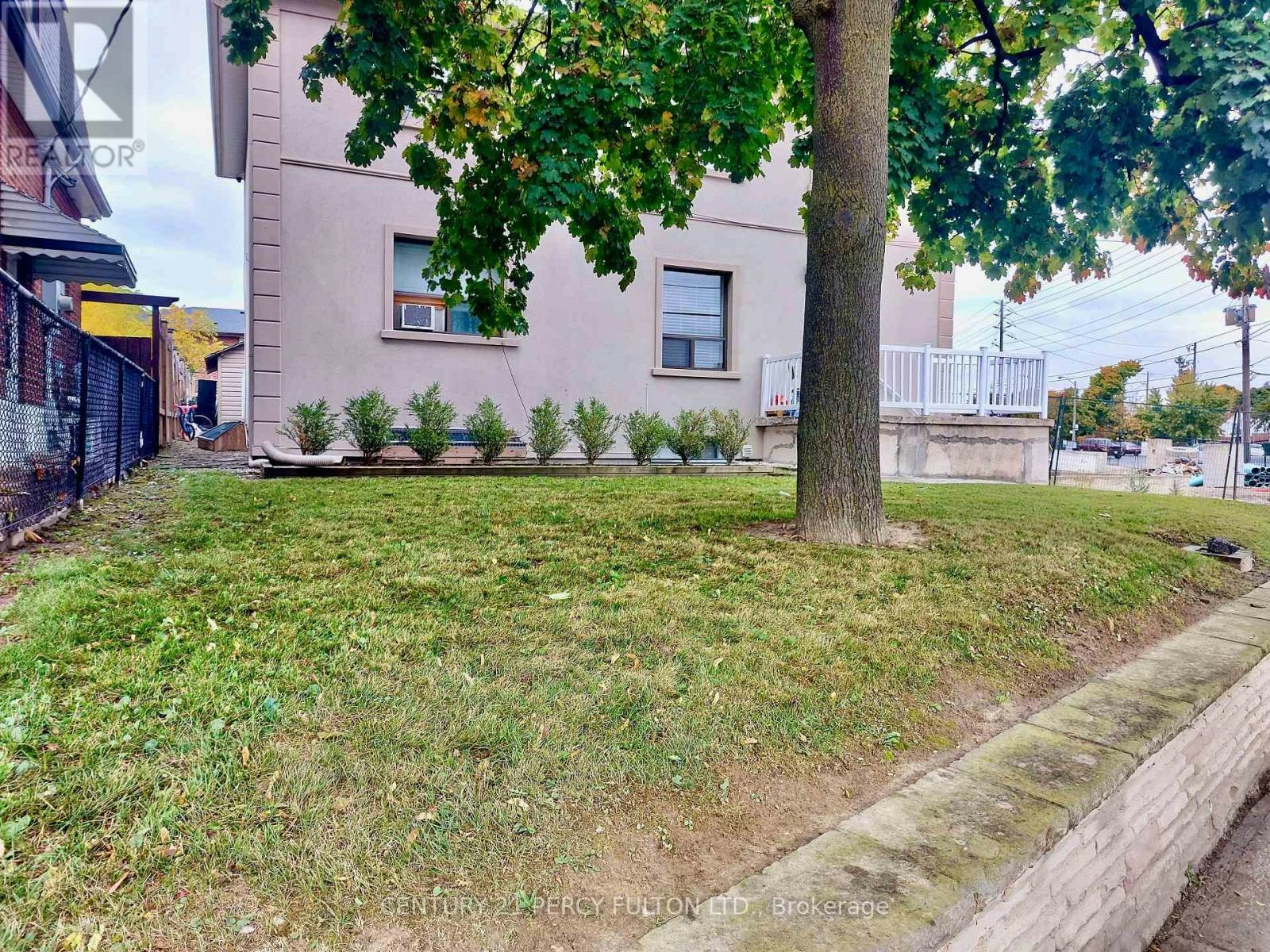 2-952 Scarlett Road, Toronto, ON, M9P 2V6