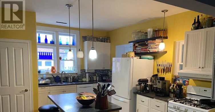 573 Homewood Avenue, Peterborough, ON, K9H 2N4 - 2