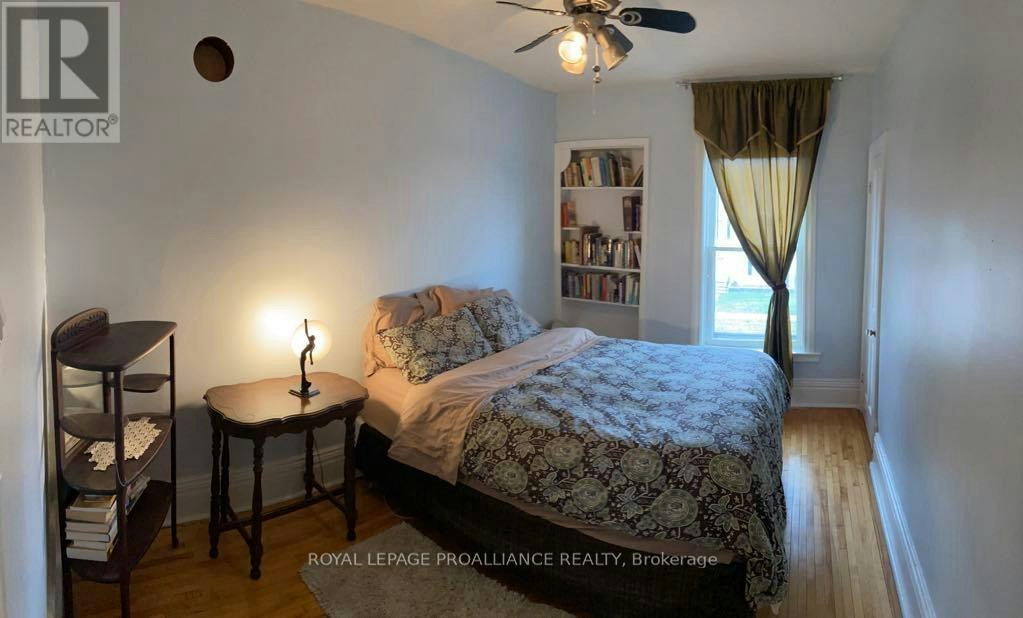 573 Homewood Avenue, Peterborough, ON, K9H 2N4 - 4