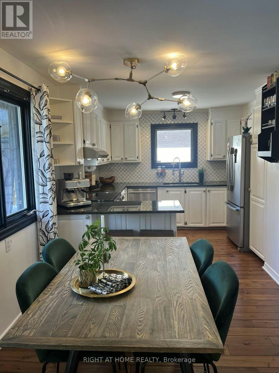828 Eastvale Drive, Ottawa, ON, K1J 7A4 - 9