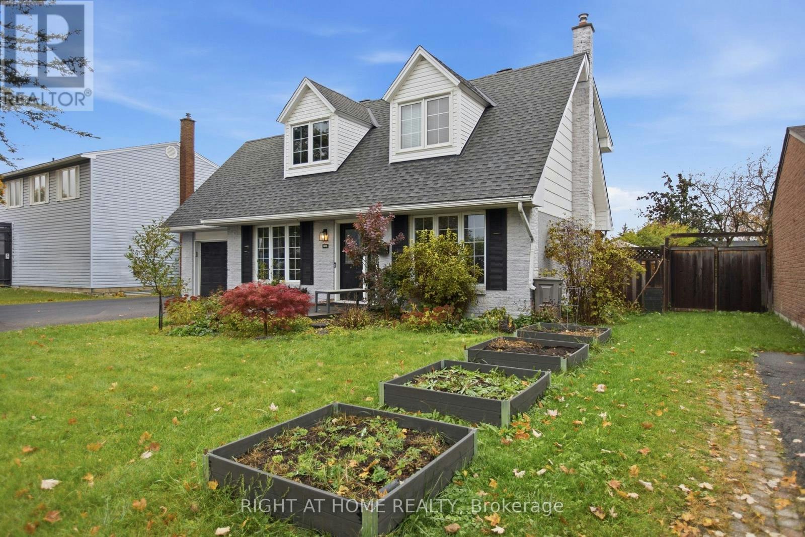 828 Eastvale Drive, Ottawa, ON, K1J 7A4 - 2
