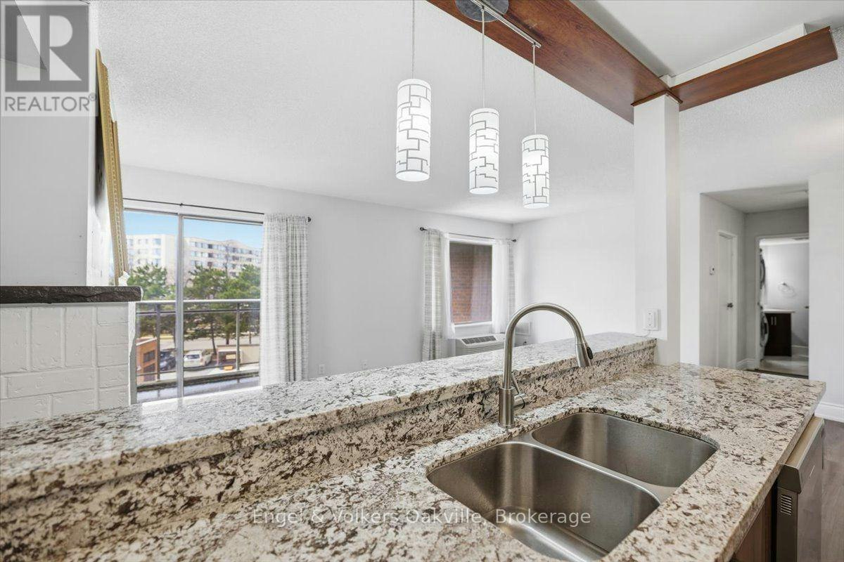 625-1000 Cedarglen Gate, Mississauga, ON, L5C 3Z5 - 9