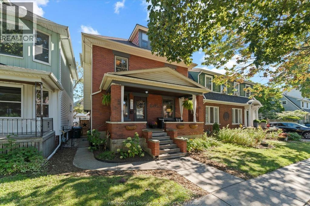 928 Windermere Road, Windsor, ON, N8Y 3C4