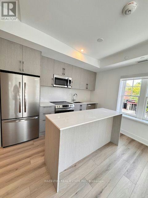 204-8 Manor Road W, Toronto, ON, M4S 0E6