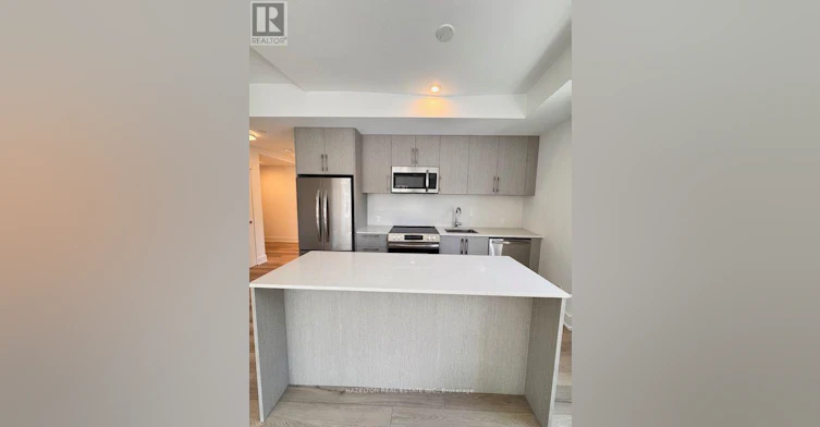 204-8 Manor Road W, Toronto, ON, M4S 0E6 - 2
