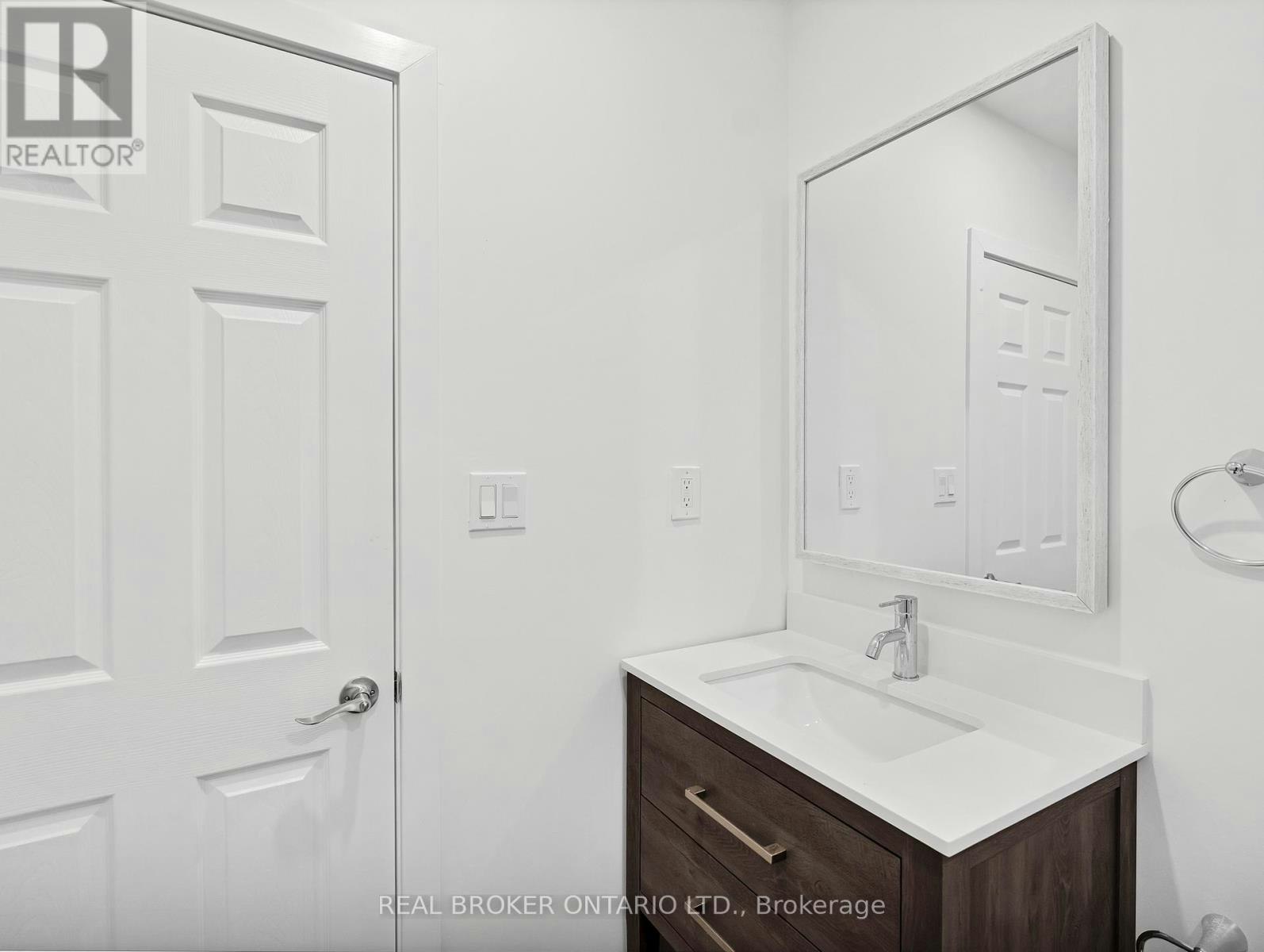 MAIN FL-1928 Gerrard Street E, Toronto, ON, M4L 2C1 - 11