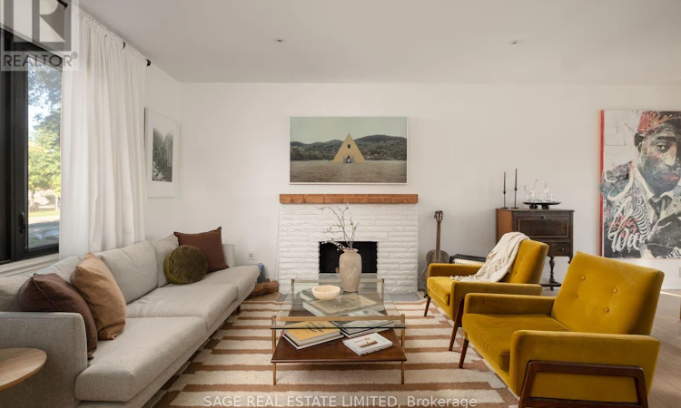 11 Maple Boulevard