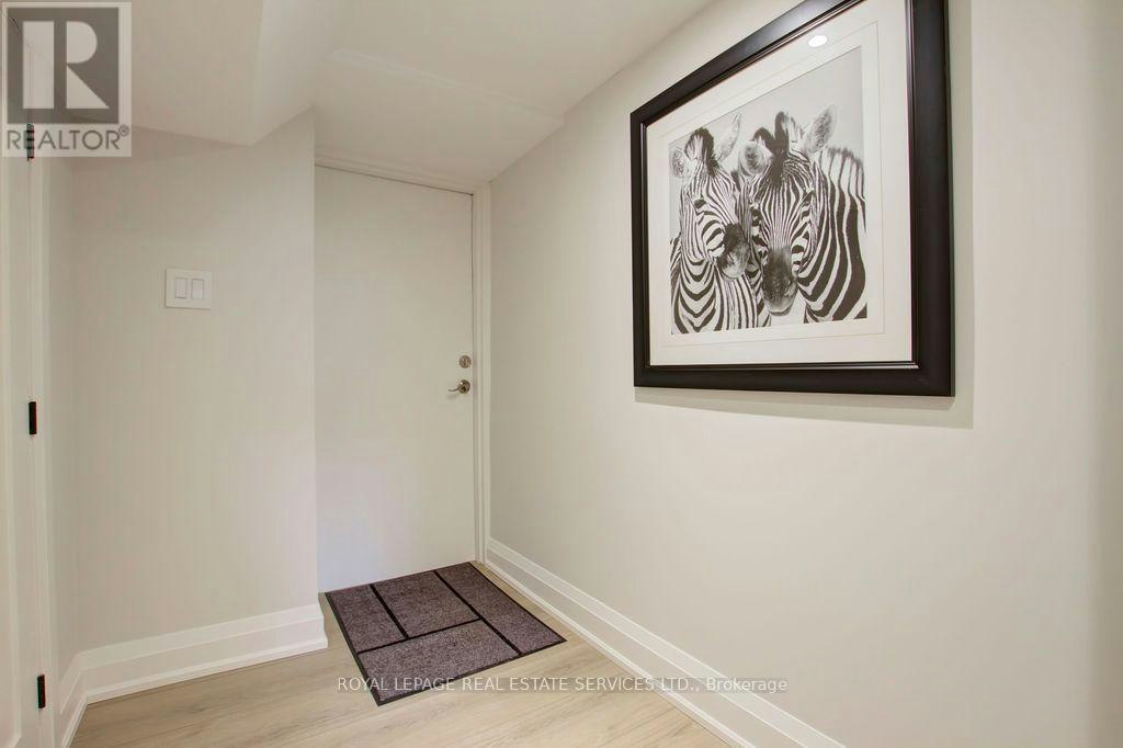 2-164 Maurice Drive, Oakville, ON, L6K 2W9 - 39