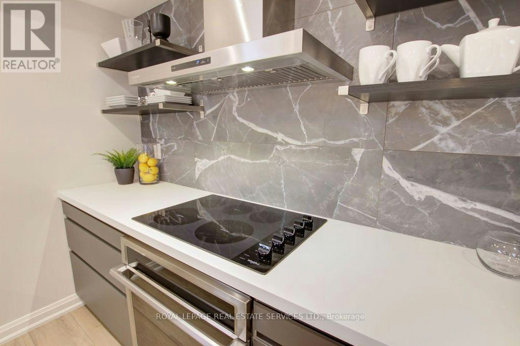 2-164 Maurice Drive, Oakville, ON, L6K 2W9 - 6