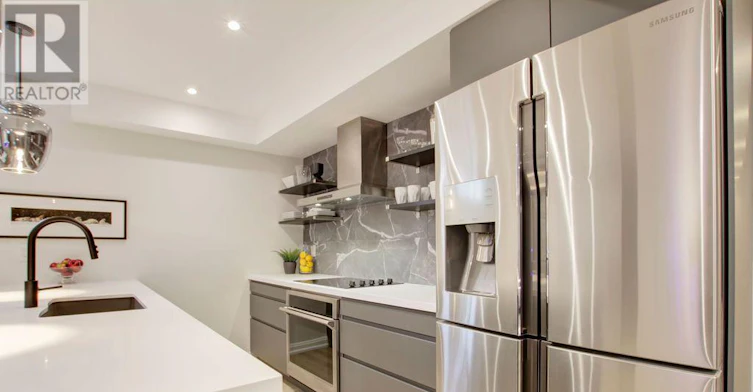 2-164 Maurice Drive, Oakville, ON, L6K 2W9 - 4