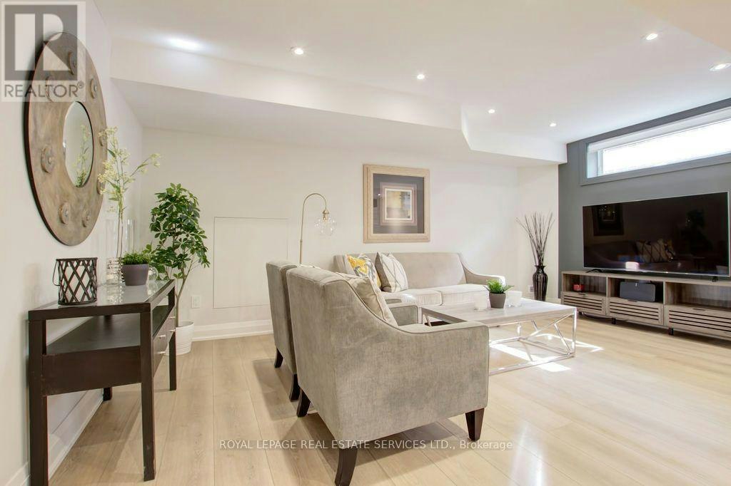 2-164 Maurice Drive, Oakville, ON, L6K 2W9 - 22