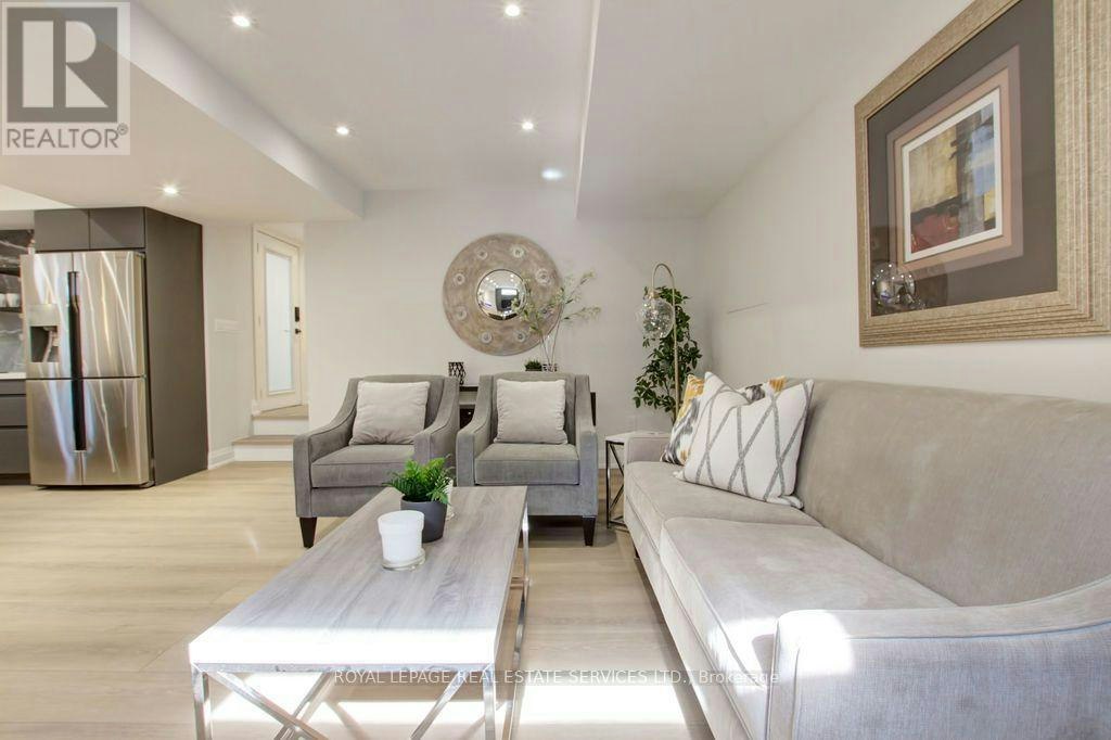 2-164 Maurice Drive, Oakville, ON, L6K 2W9 - 23