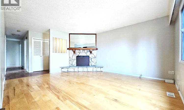 1401 Fraser Crescent