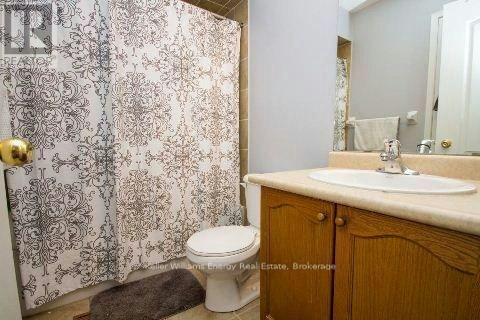 93 Robideau Place, Whitby, ON, L1R 3G7 - 4