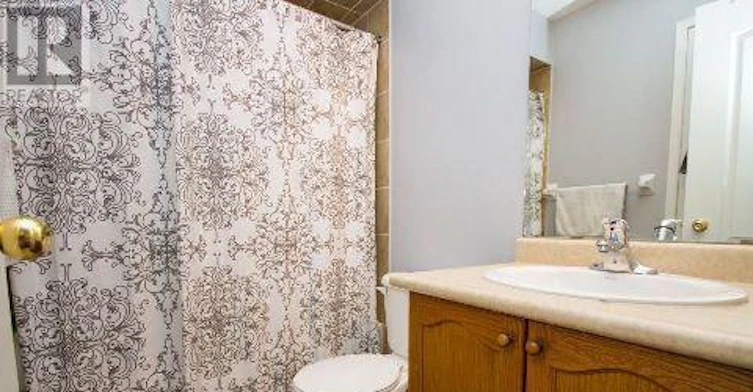 93 Robideau Place, Whitby, ON, L1R 3G7 - 4