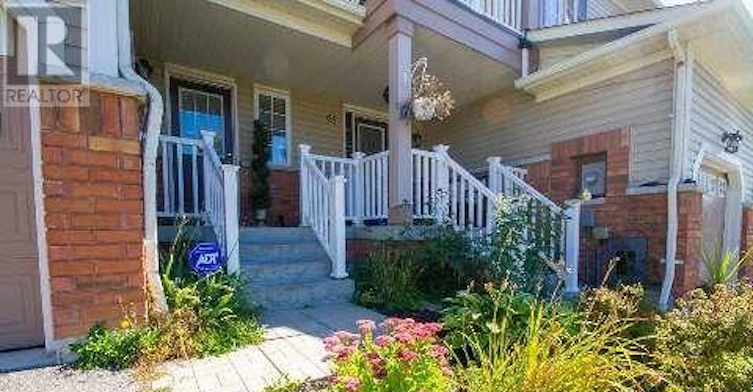 93 Robideau Place, Whitby, ON, L1R 3G7 - 2