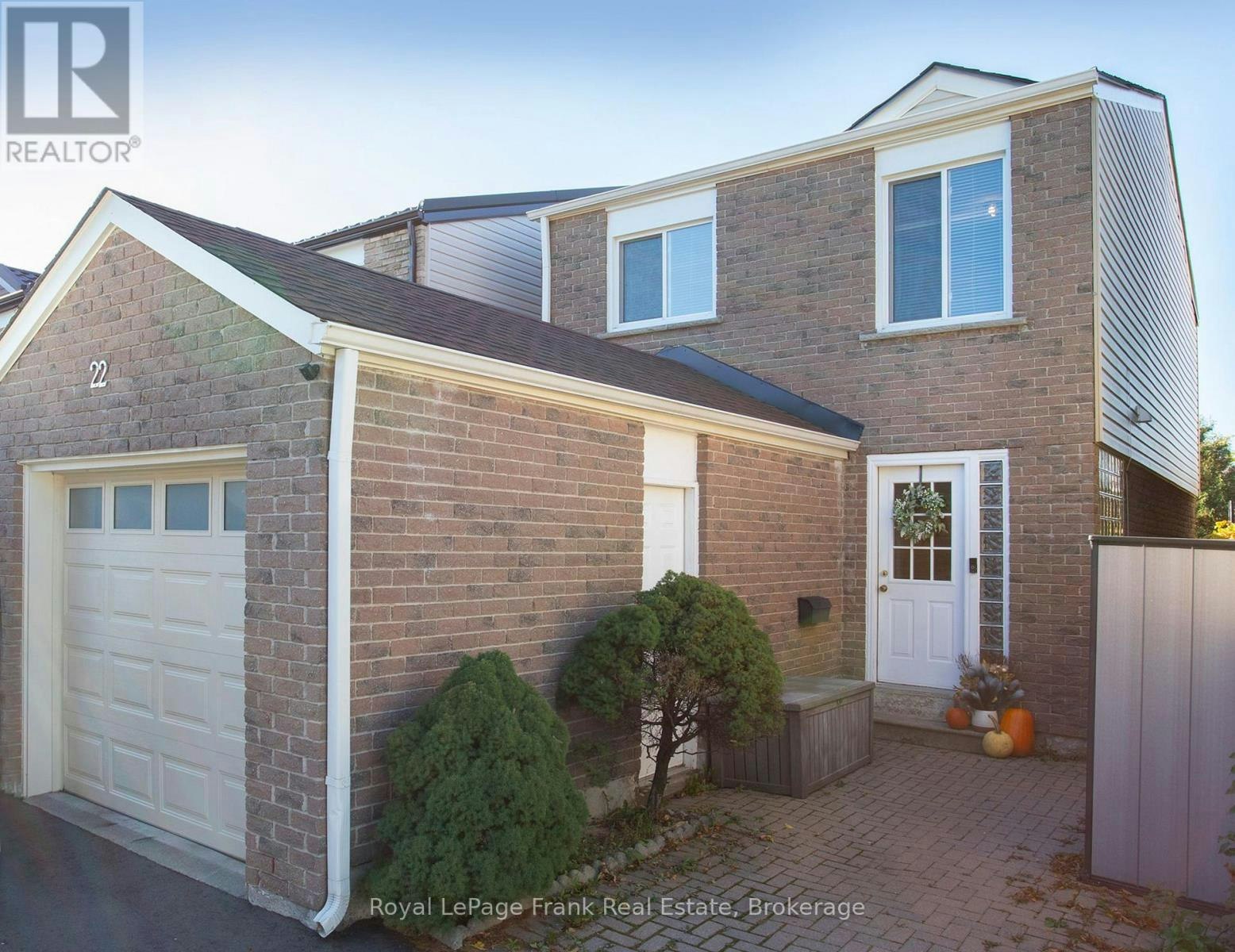 22 Peachtree Place, Vaughan, ON, L4K 2C4