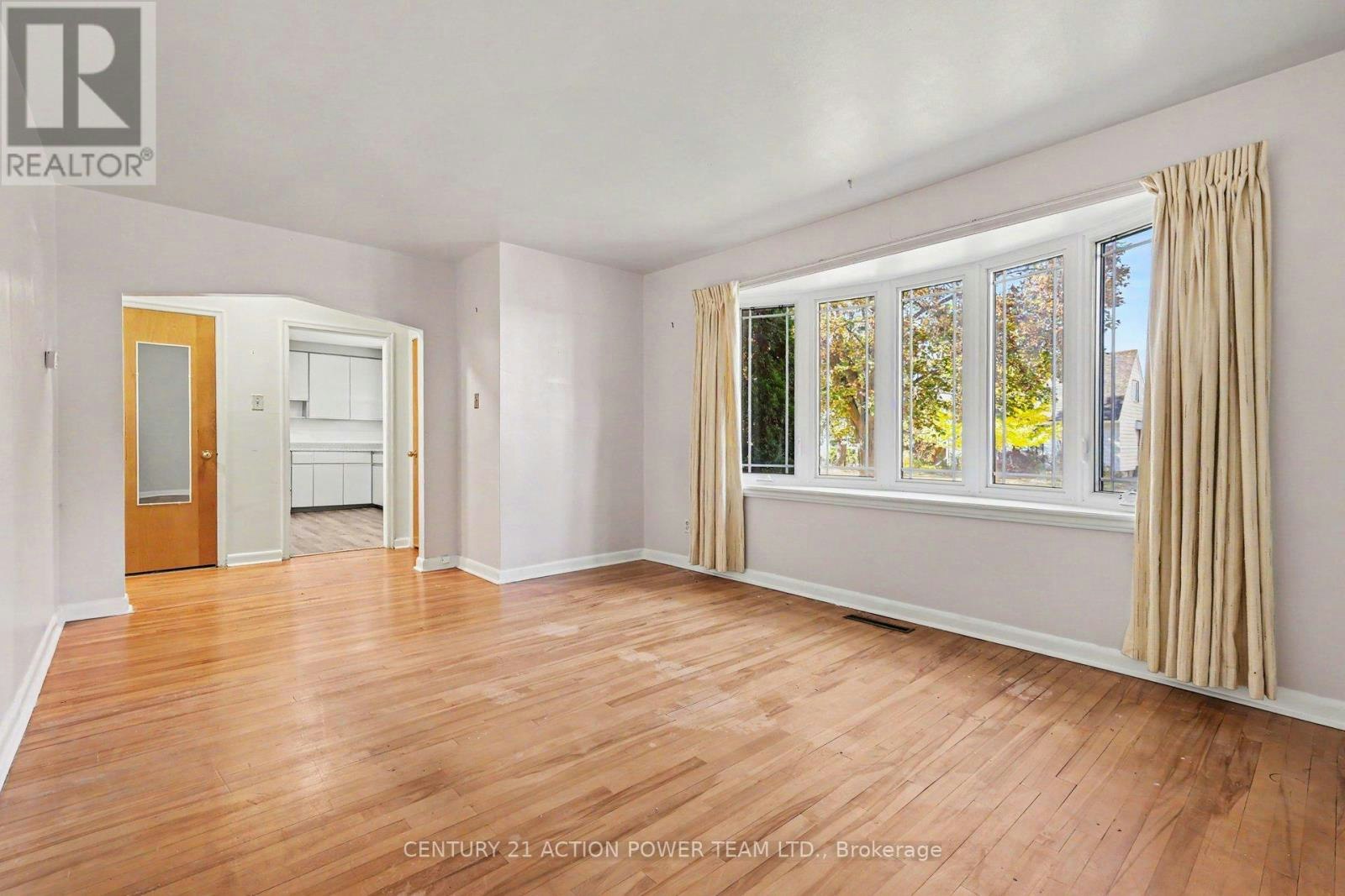 1821 Haig Drive W, Ottawa, ON, K1G 2J2 - 4