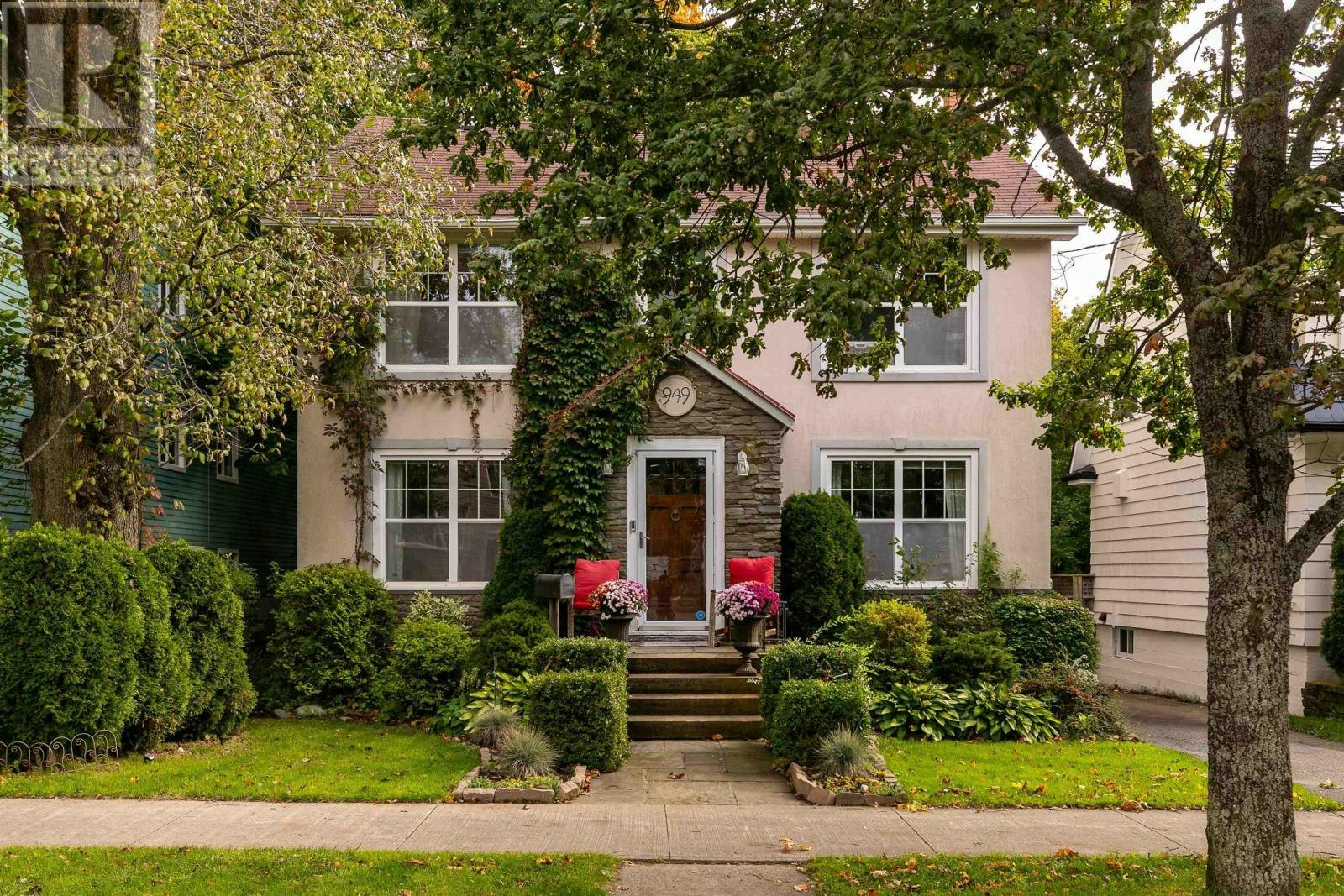 949 Mclean Street, Halifax, NS, B3H 2V2