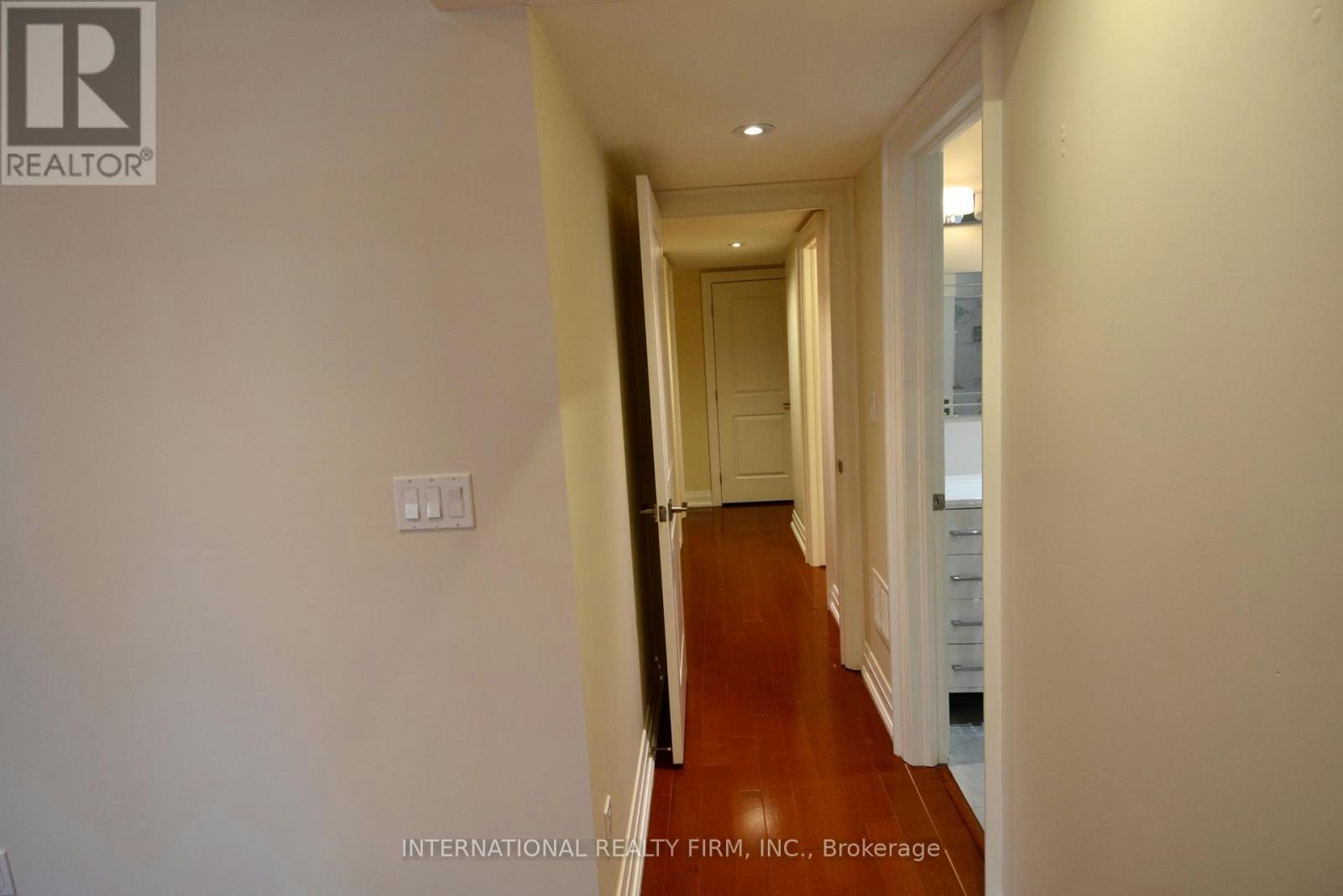 MAIN FLOOR-24 Duggan Avenue, Toronto, ON, M4V 1Y2 - 3