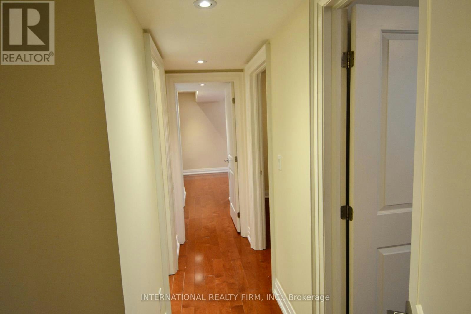 MAIN FLOOR-24 Duggan Avenue, Toronto, ON, M4V 1Y2 - 17