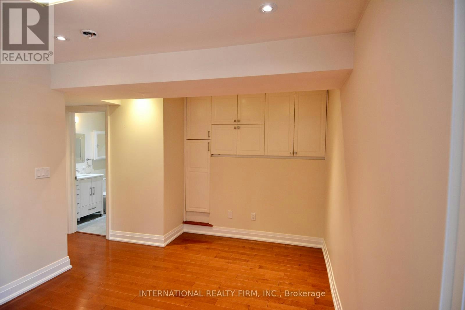 MAIN FLOOR-24 Duggan Avenue, Toronto, ON, M4V 1Y2 - 6