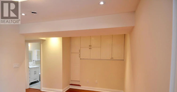 MAIN FLOOR-24 Duggan Avenue, Toronto, ON, M4V 1Y2 - 6
