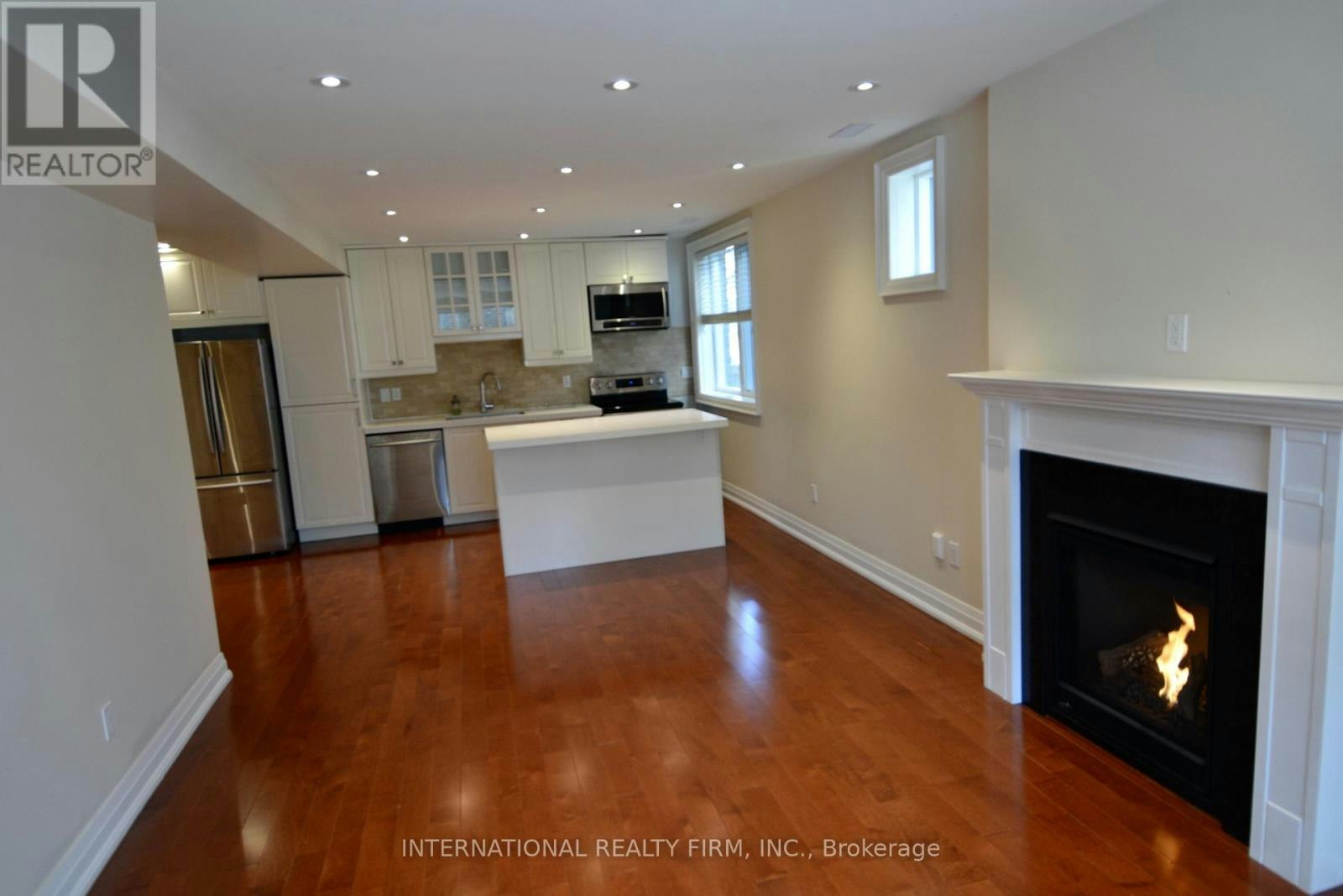 MAIN FLOOR-24 Duggan Avenue, Toronto, ON, M4V 1Y2 - 25