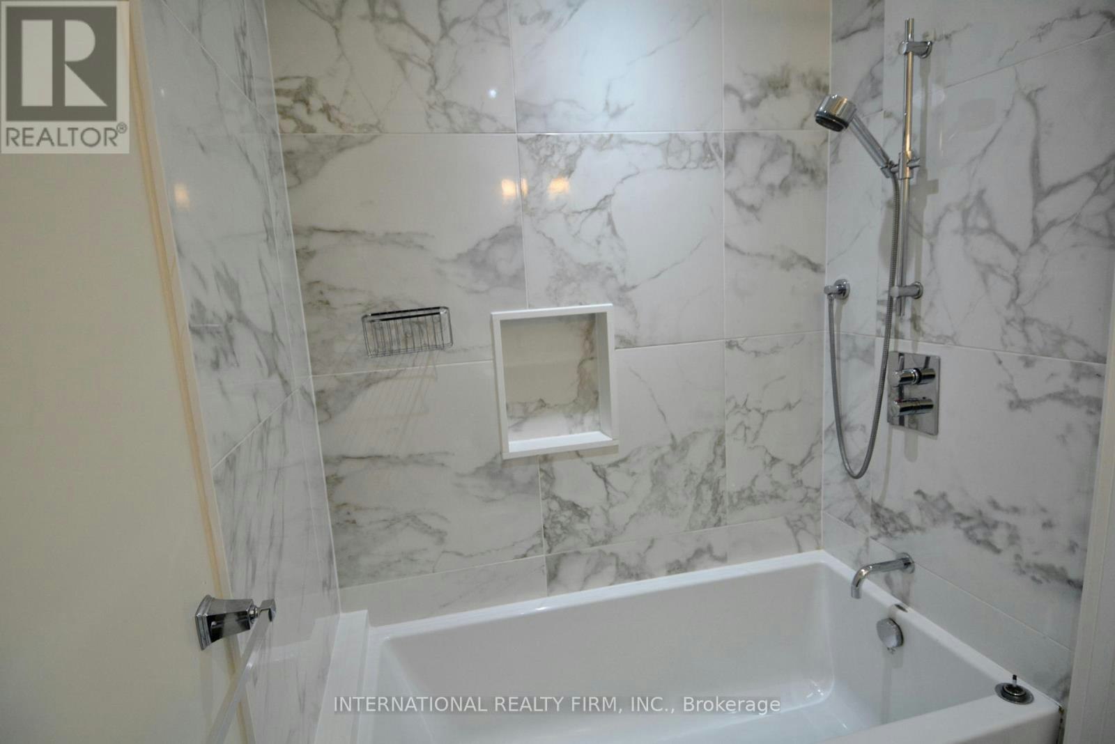 MAIN FLOOR-24 Duggan Avenue, Toronto, ON, M4V 1Y2 - 8